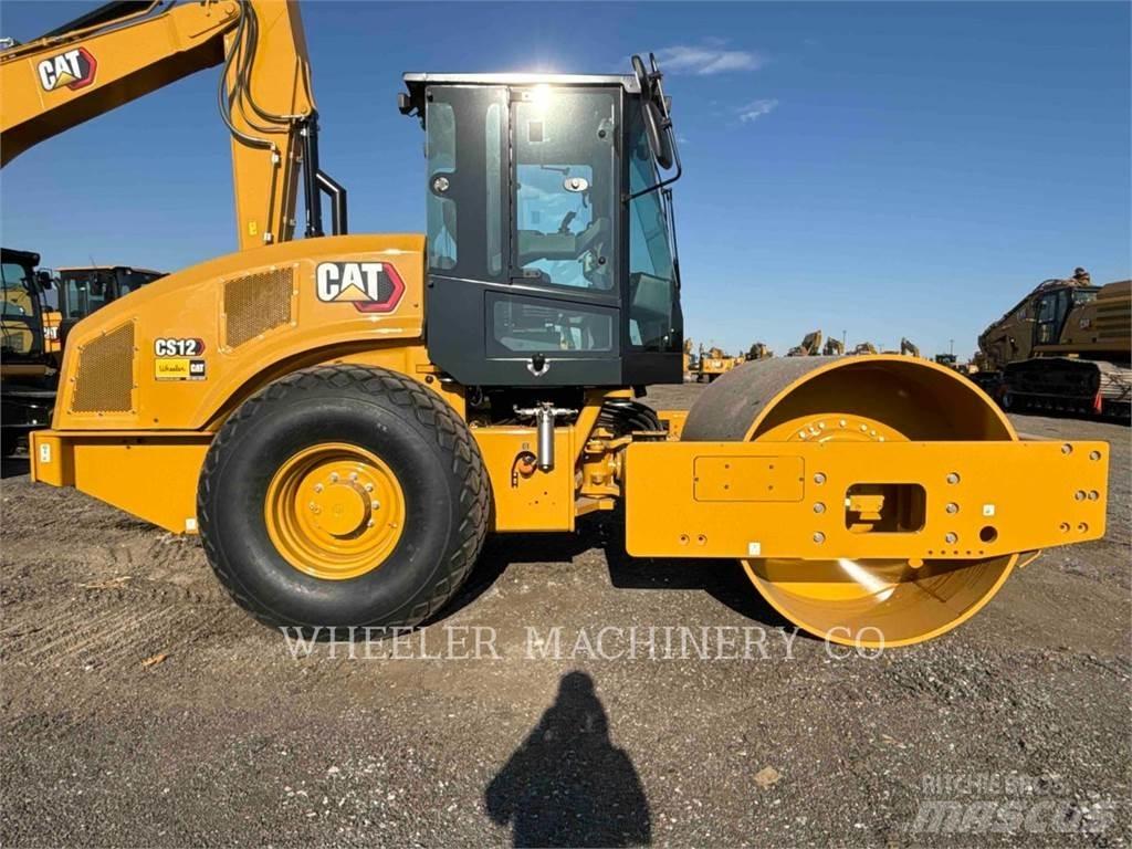 CAT CS12 Single drum rollers