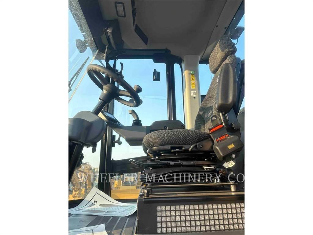 CAT CS12 Single drum rollers