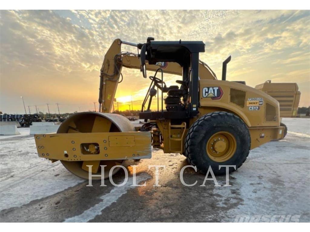 CAT CS12 Single drum rollers