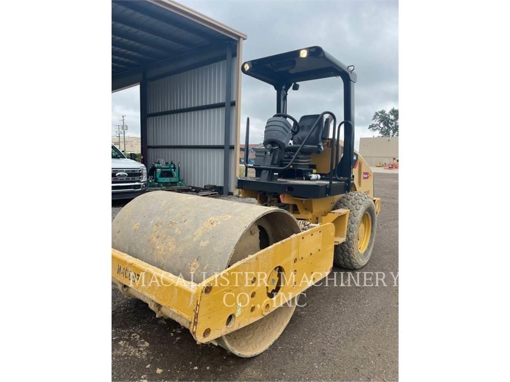 CAT CS44 Single drum rollers