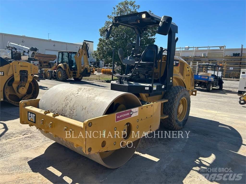 CAT CS44 Single drum rollers