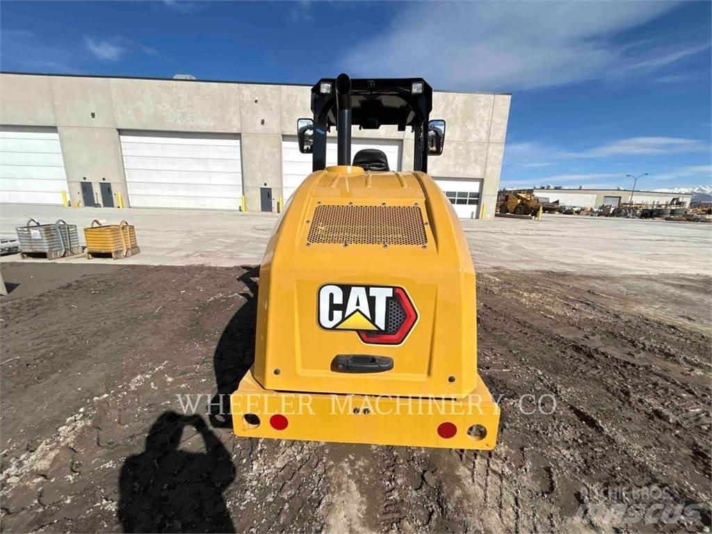 CAT CS44B Single drum rollers
