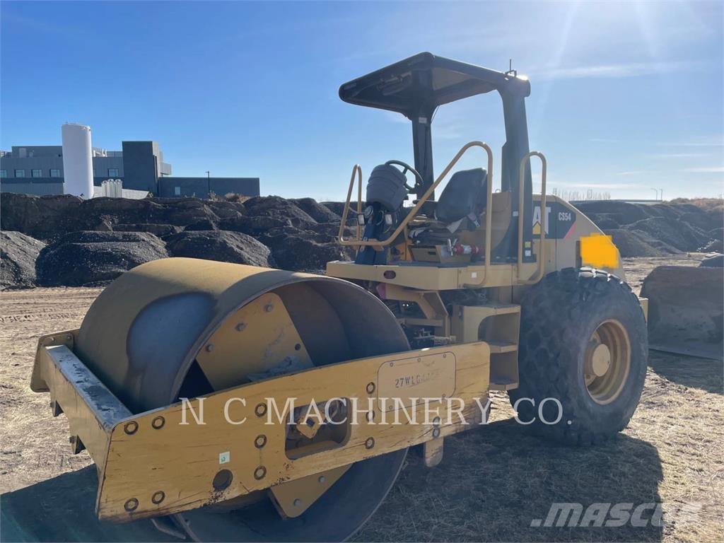 CAT CS54 Asphalt pavers