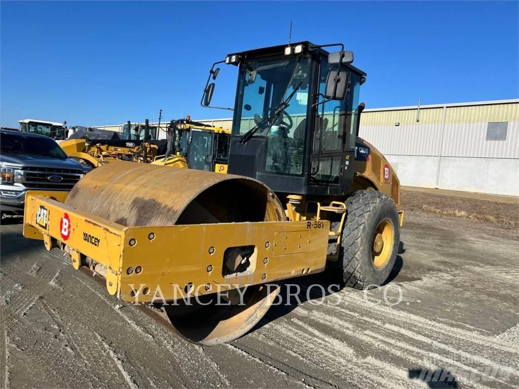 CAT CS54B Soil compactors