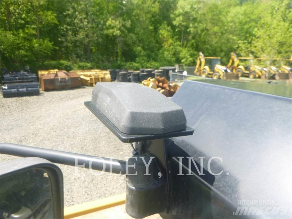 CAT CS54B Single drum rollers