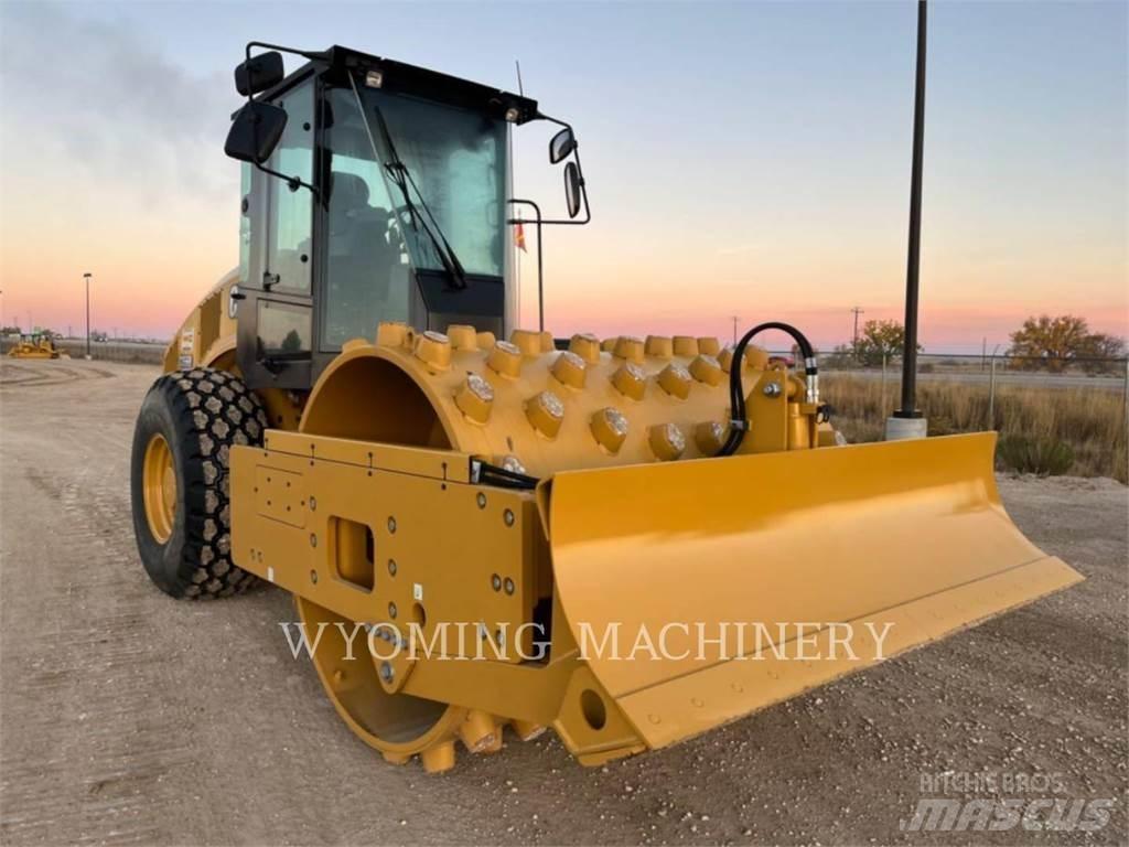 CAT CS56 Bitumen sprayers