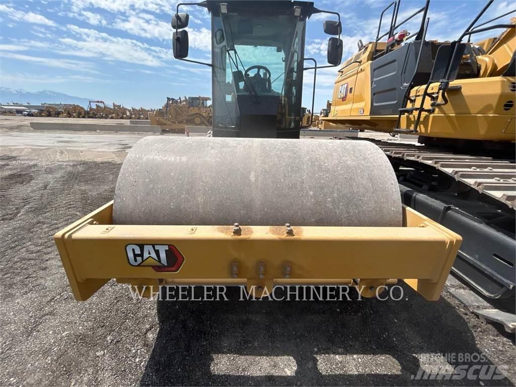 CAT CS56B Single drum rollers