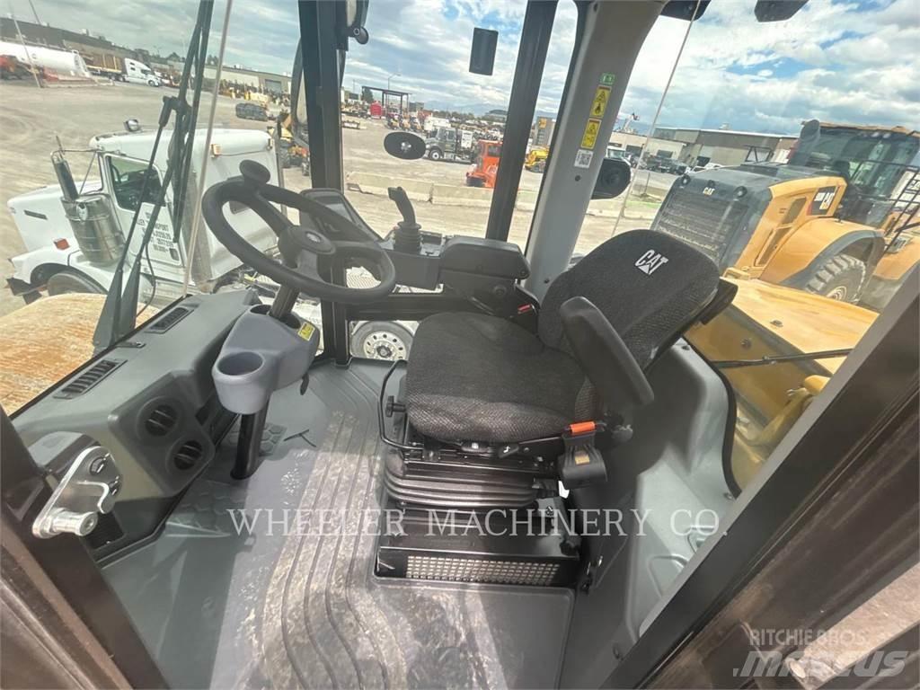 CAT CS56B Single drum rollers