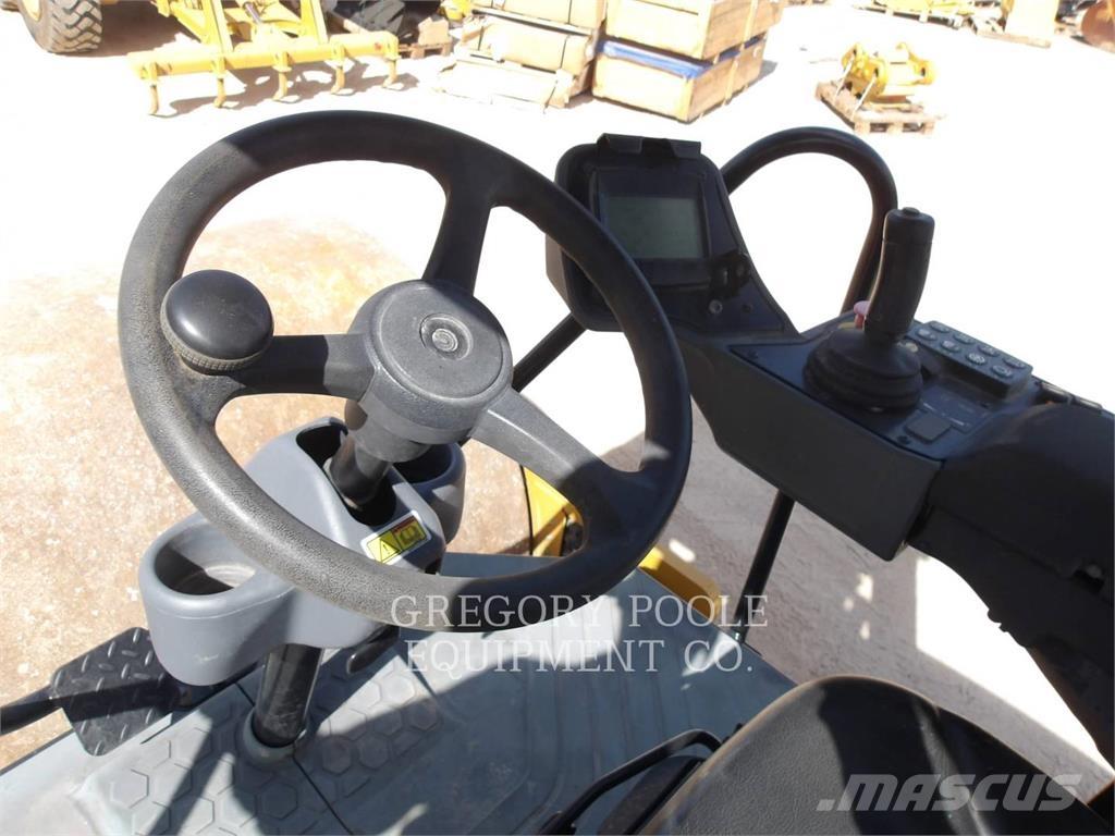 CAT CS56B Single drum rollers