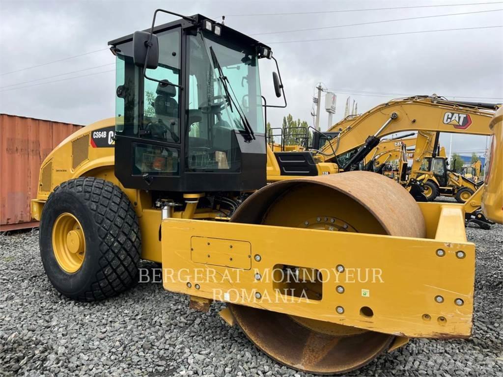 CAT CS64B Single drum rollers