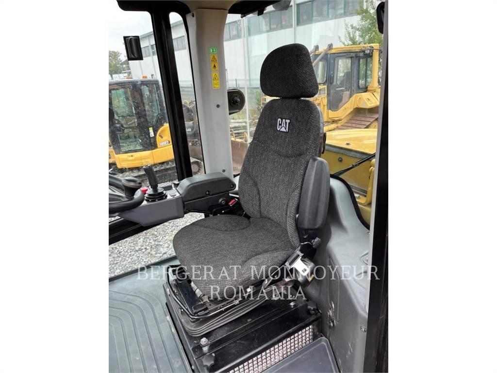CAT CS64B Single drum rollers