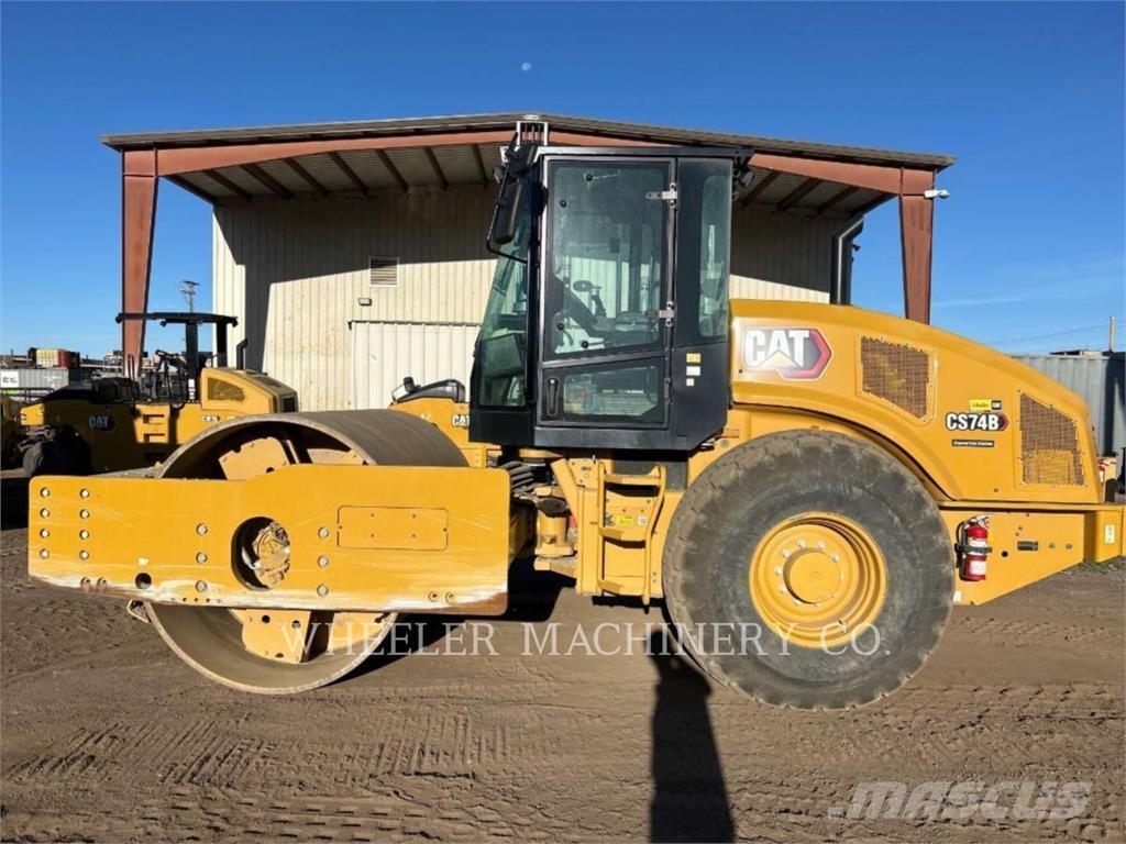 CAT CS74B Single drum rollers