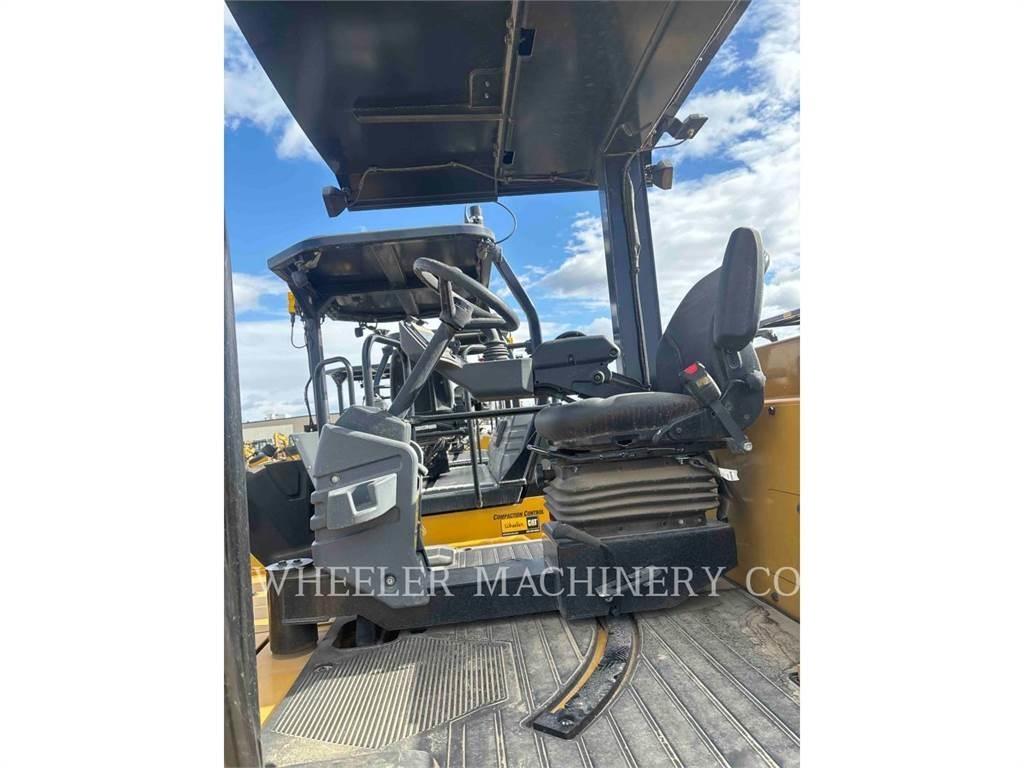 CAT CW16 Pneumatic tired rollers