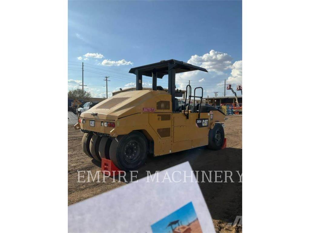 CAT CW34 Pneumatic tired rollers