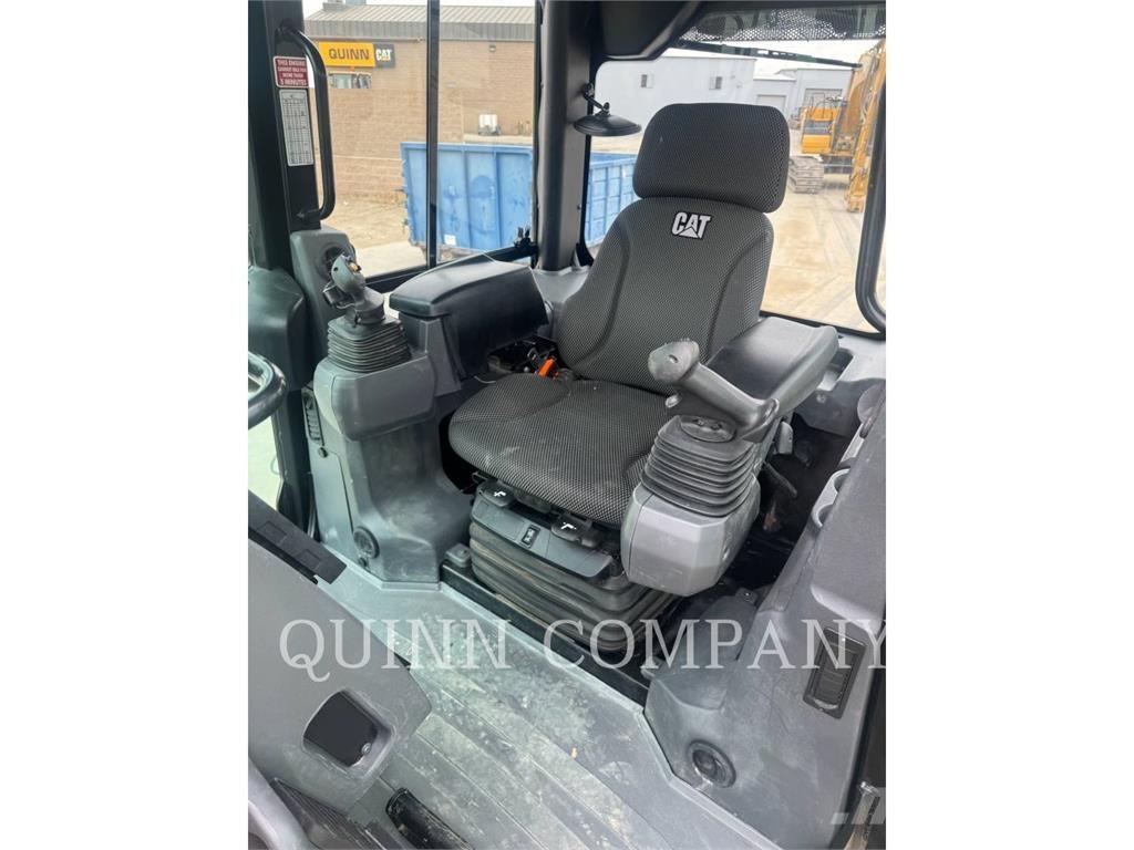 CAT D2 Backhoe loaders