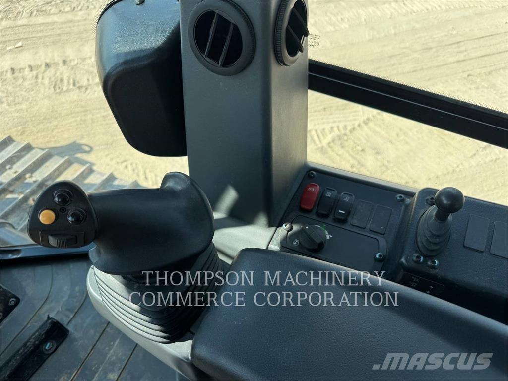 CAT D2-12 Crawler dozers