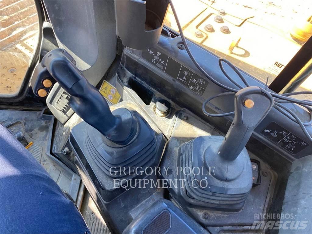 CAT D6-20 Crawler dozers