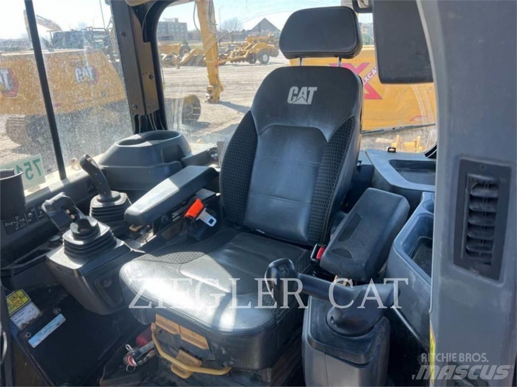 CAT D6-20LGP Crawler dozers