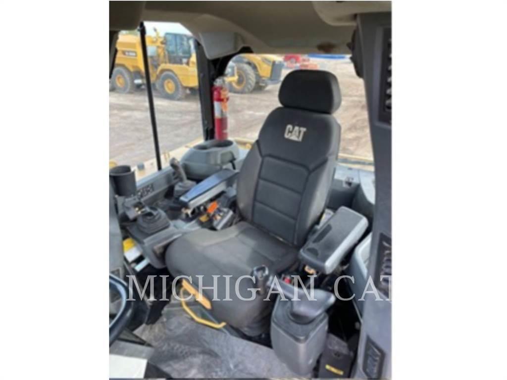 CAT D6 LGP VAHZ2 Crawler dozers