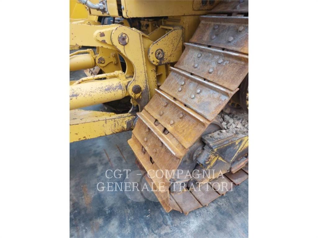 CAT D6T Crawler dozers