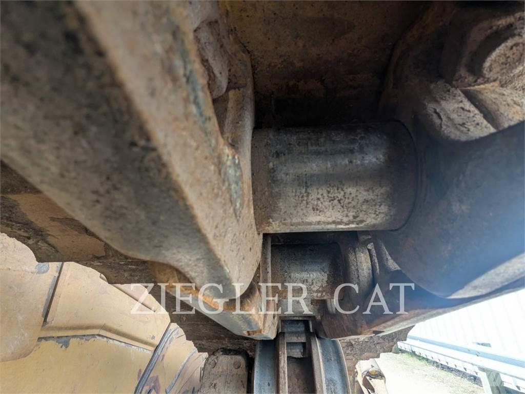 CAT D6T Crawler dozers