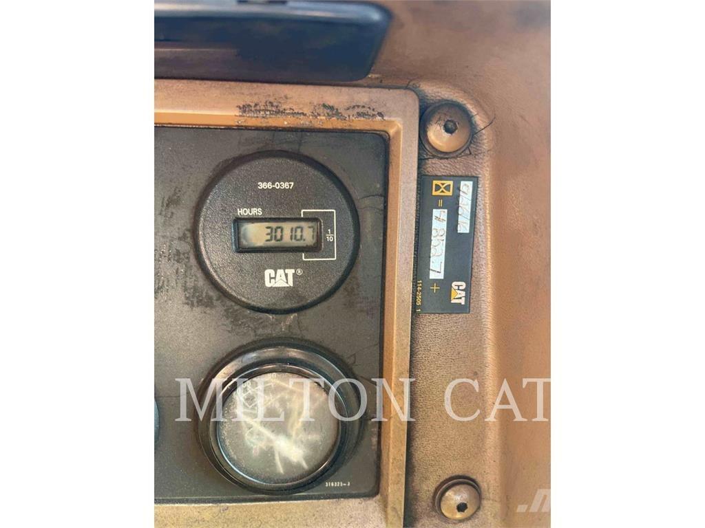 CAT D9N Crawler dozers