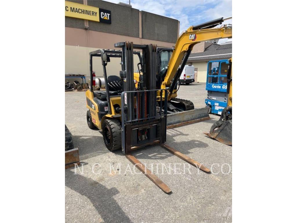 CAT GP30N5 LPG trucks