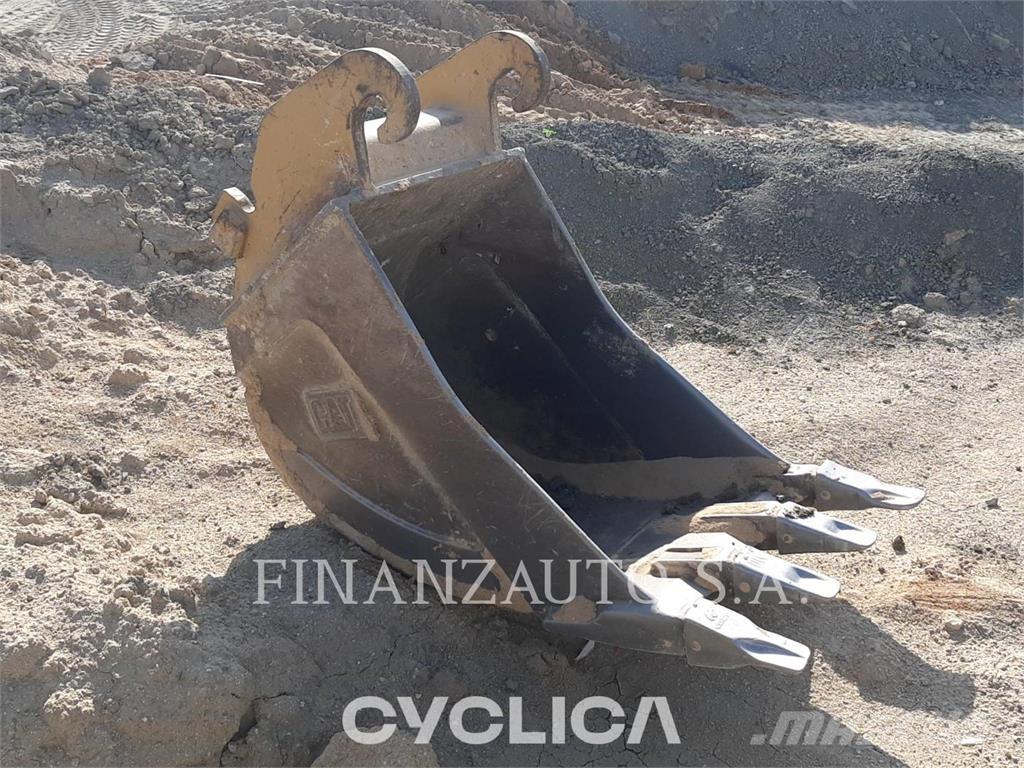 CAT M318 Wheeled excavators