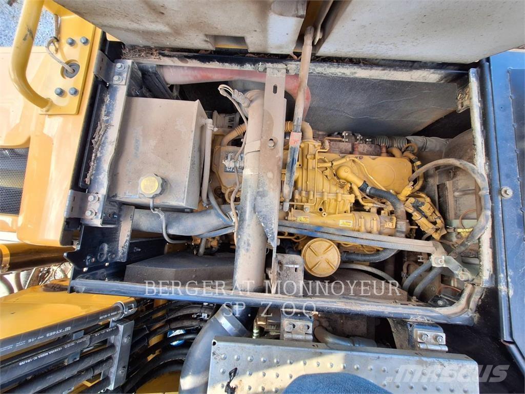 CAT M318F Wheeled excavators