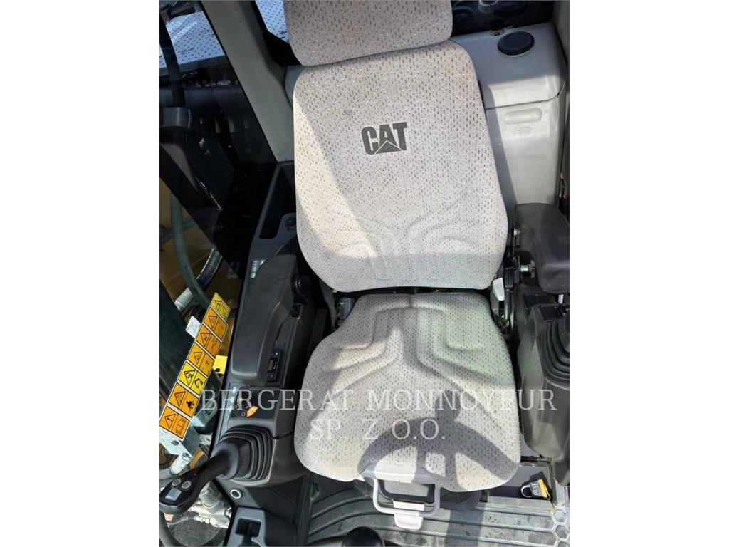 CAT M318F Wheeled excavators
