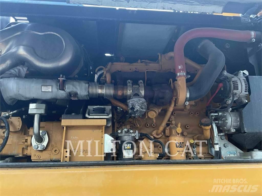CAT M320F Wheeled excavators