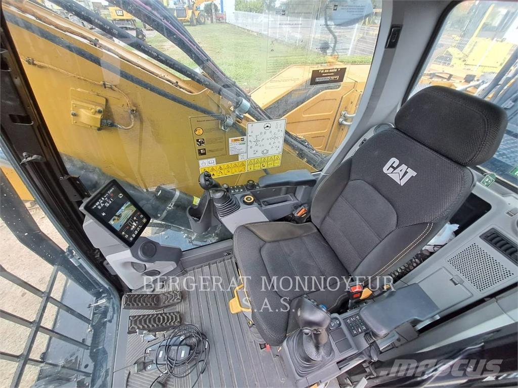 CAT MH3024 Wheeled excavators