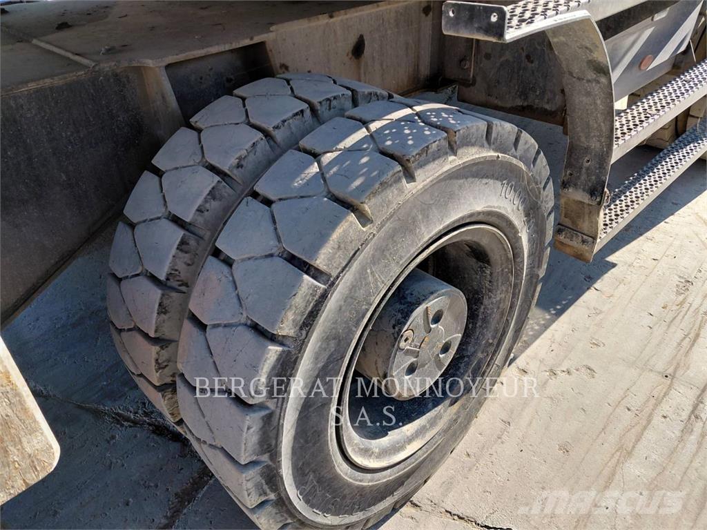 CAT MH3024-1 Wheeled excavators