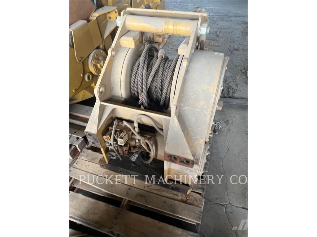 CAT PA40 Winches