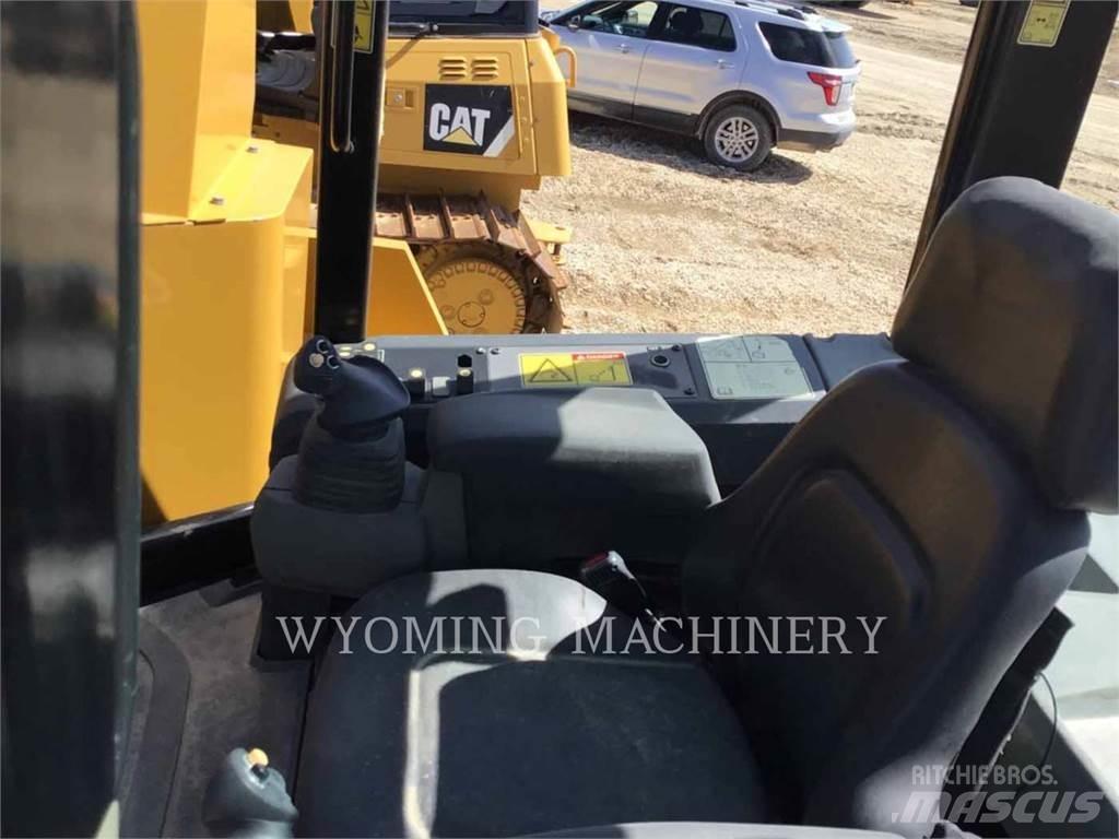 CAT PL61 Pipelayer dozers