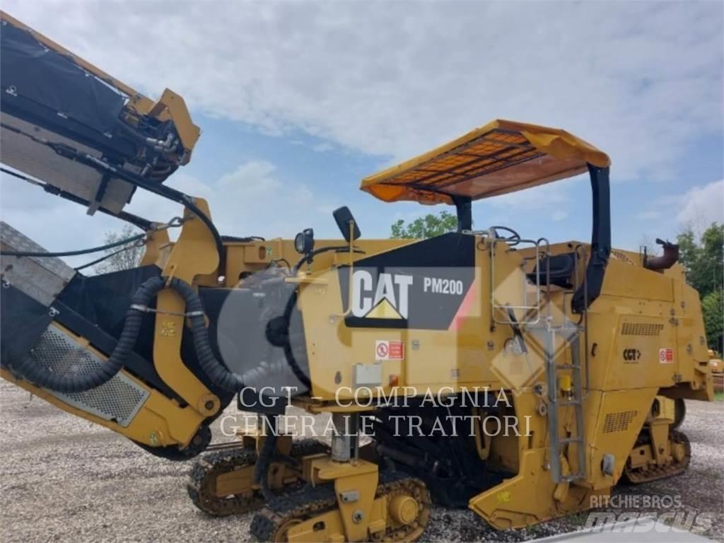 CAT PM200 Asphalt cold milling machines