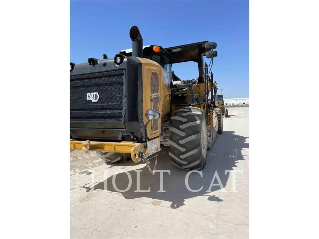 CAT RM400 Asphalt recyclers