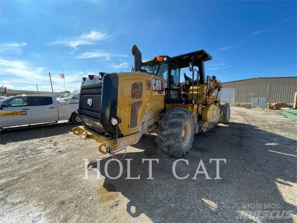 CAT RM400 CAB Asphalt recyclers