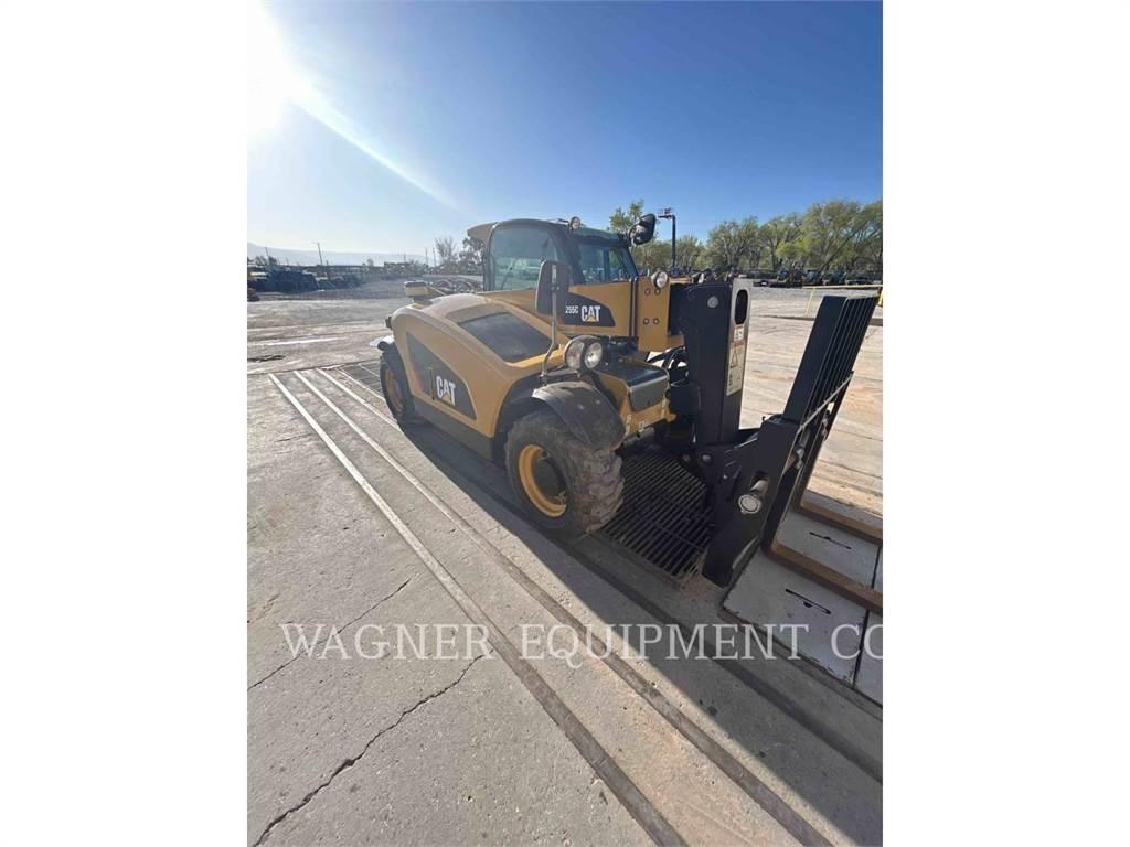 CAT TH255C Telescopic handlers