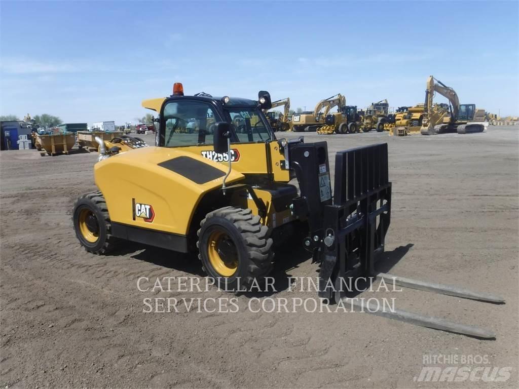 CAT TH255C Telescopic handlers