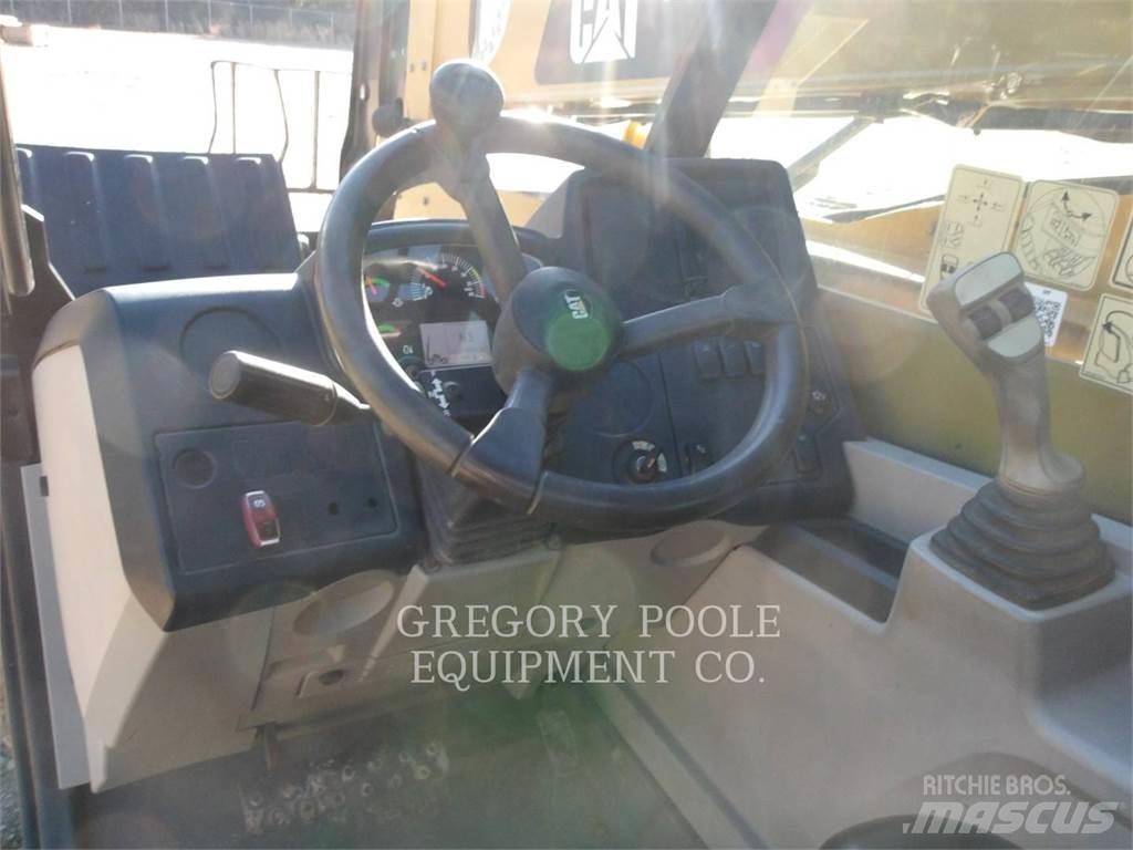 CAT TL642D Telescopic handlers