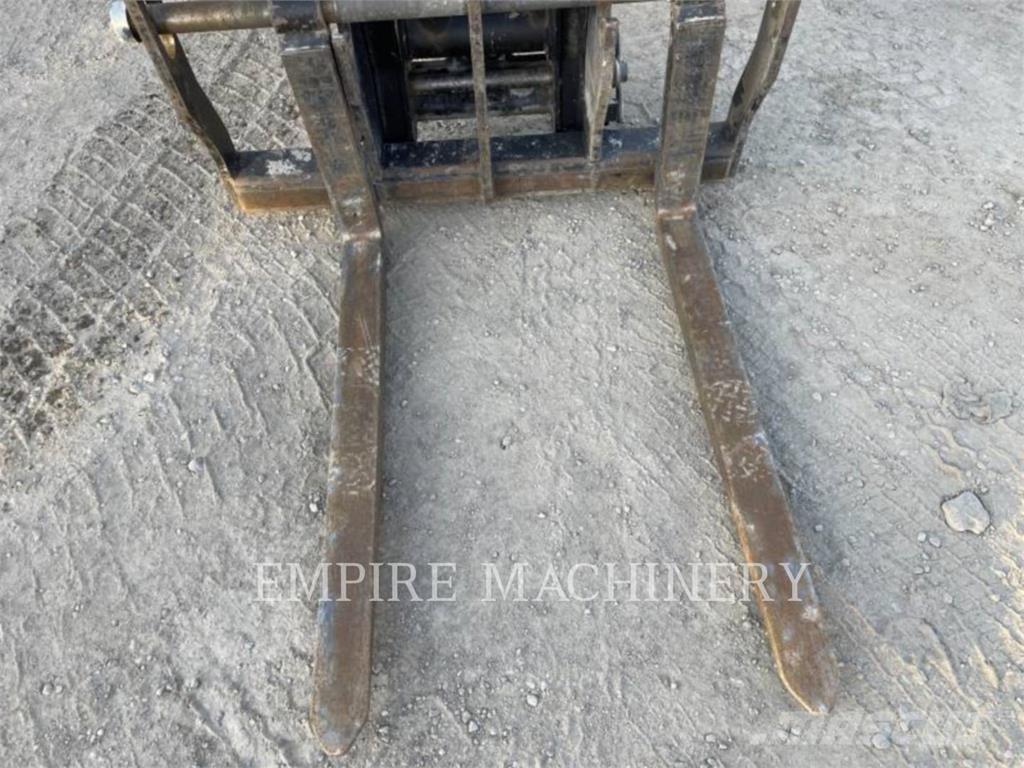 CAT TL642D Telescopic handlers