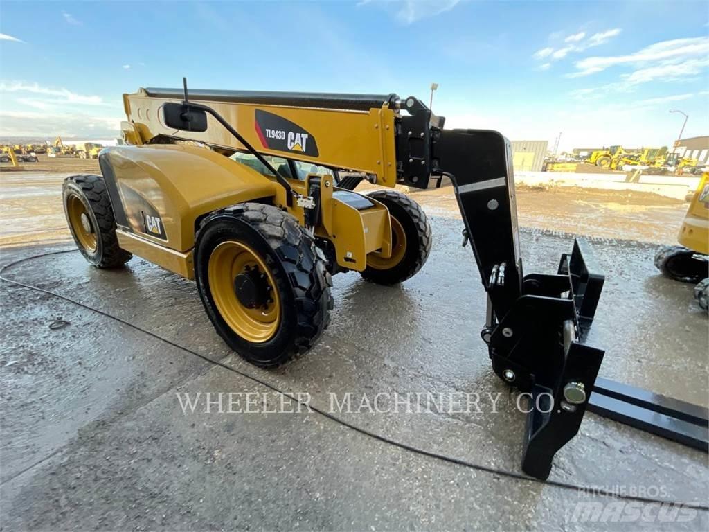 CAT TL943D CB Telescopic handlers