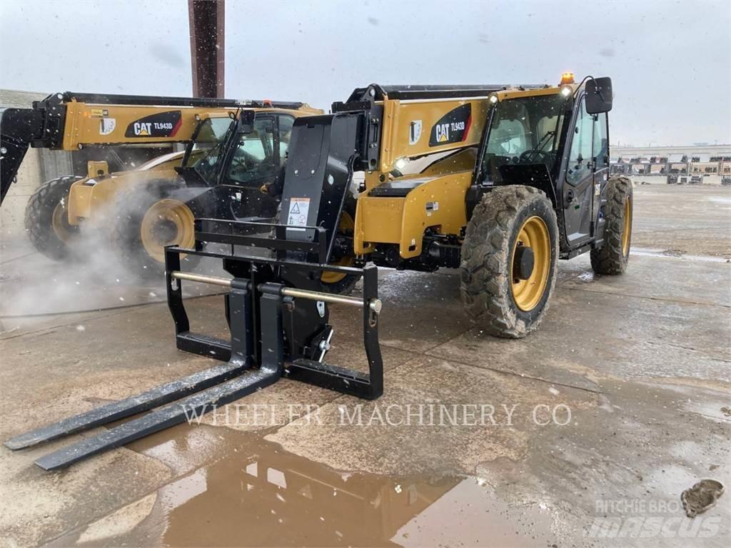 CAT TL943D CB Telescopic handlers