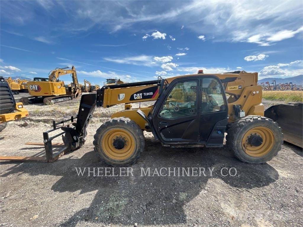CAT TL943D CB Telescopic handlers