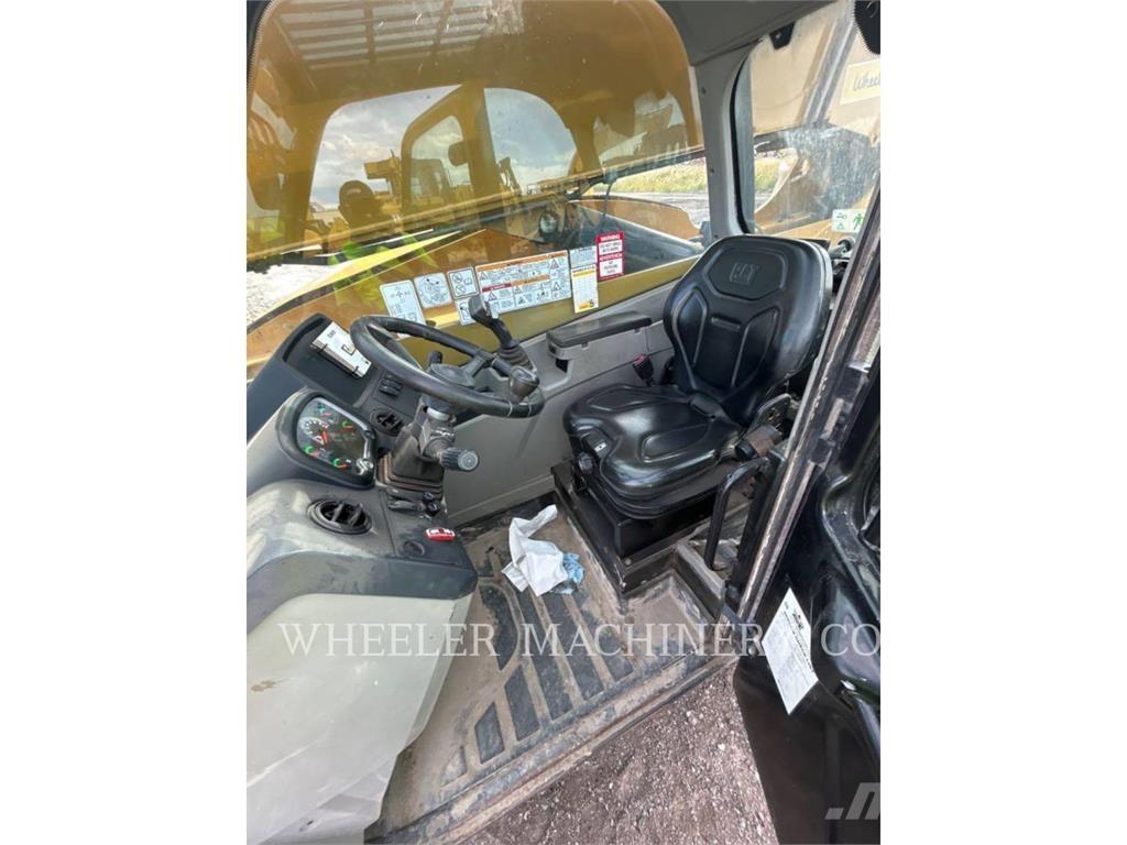 CAT TL943D CB Telescopic handlers