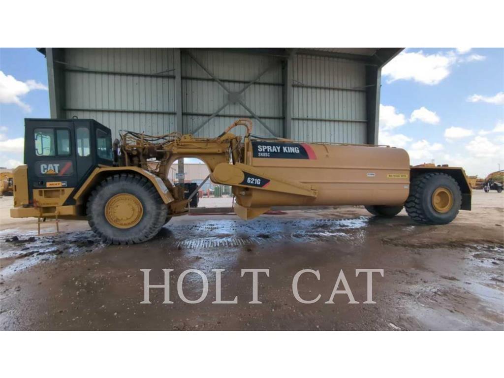 CAT W00 621G Scrapers