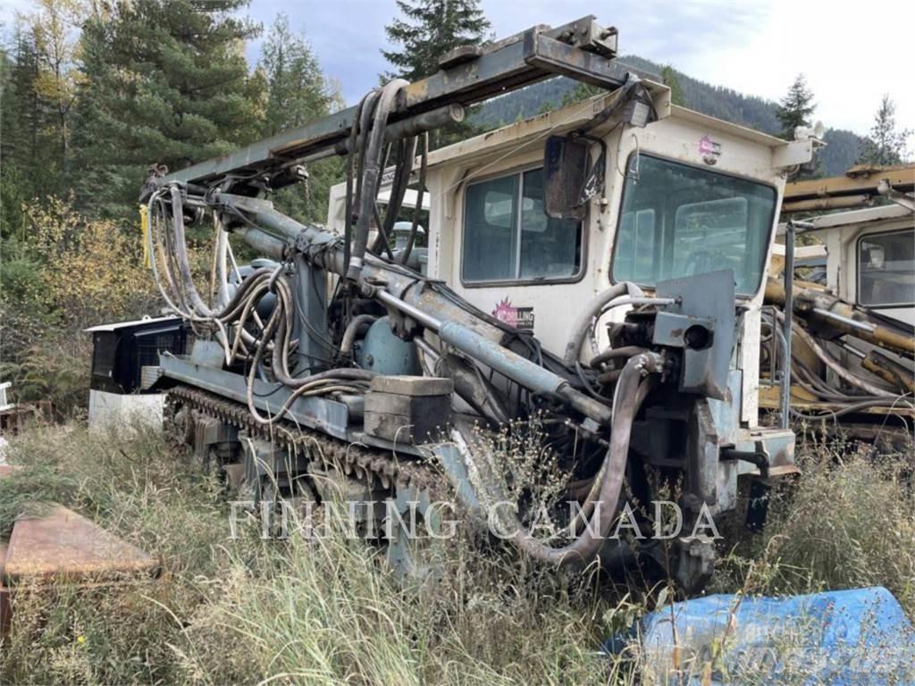 Finning M32 Surface drill rigs