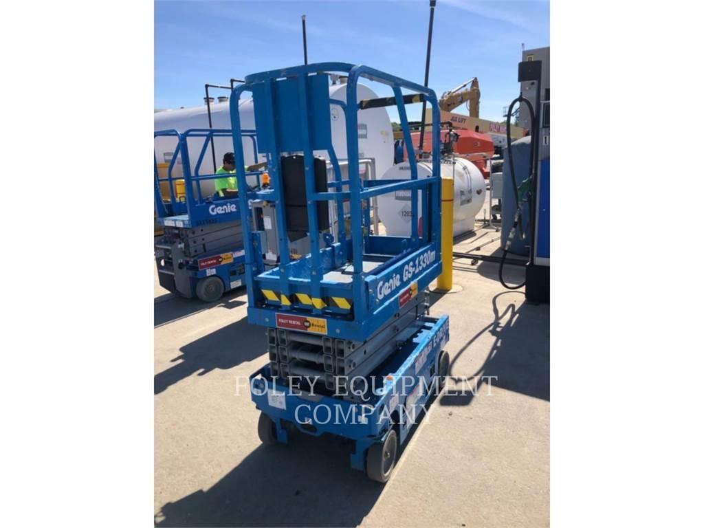 Genie GS1330 Scissor lifts