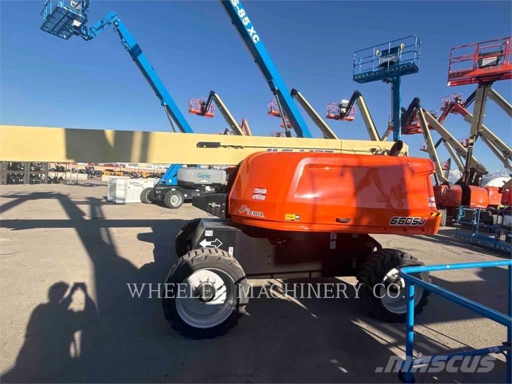 JLG 660SJ Articulated boom lifts